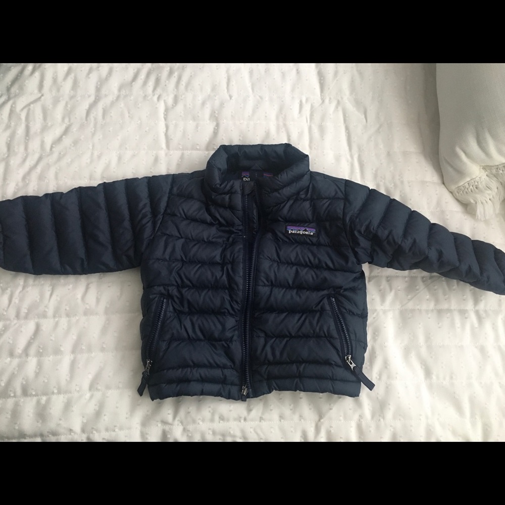 Patagonia 12-18 mo navy puffer / down sweater